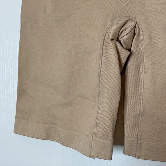 Bali Comfort Revolution Seamless High Waisted Thigh Slimmer Shapewear Large - Picture 6 of 16